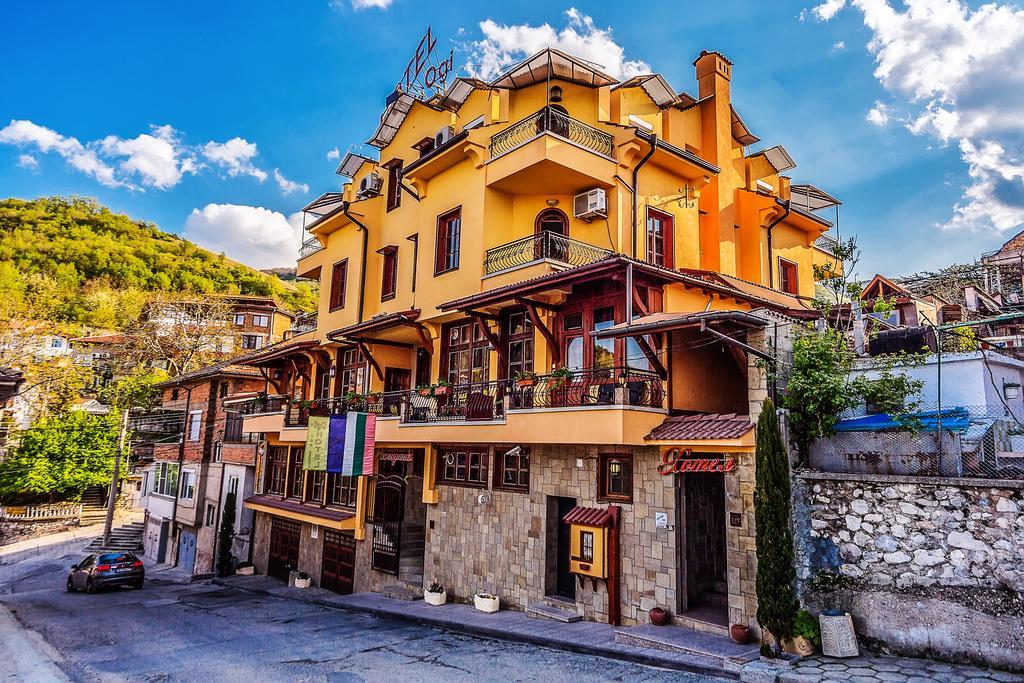 Family Hotel Ogi Asenovgrad Exteriör bild